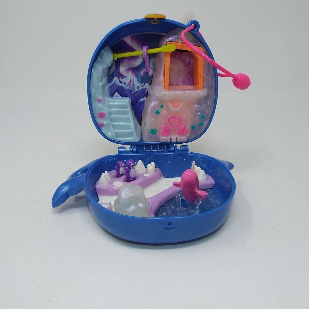 Polly Pockets Freezin Fun Narwhal Compact #160